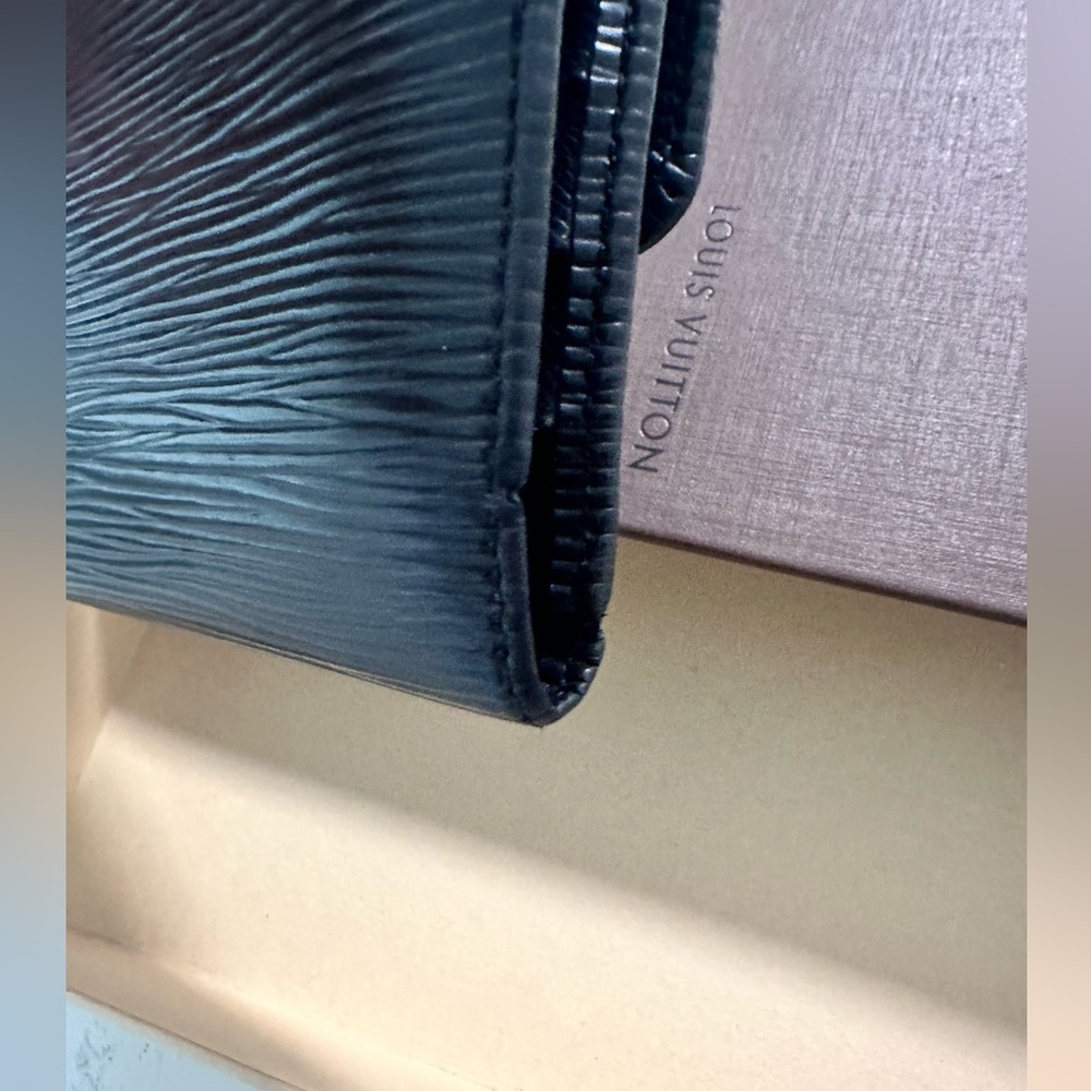 🍁Louis Vuitton vintage wallet epi leather good condition authentic - Picture 11 of 16